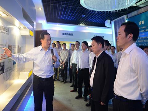 镇江市委书记夏锦文光临5001拉斯维加斯股份视察
